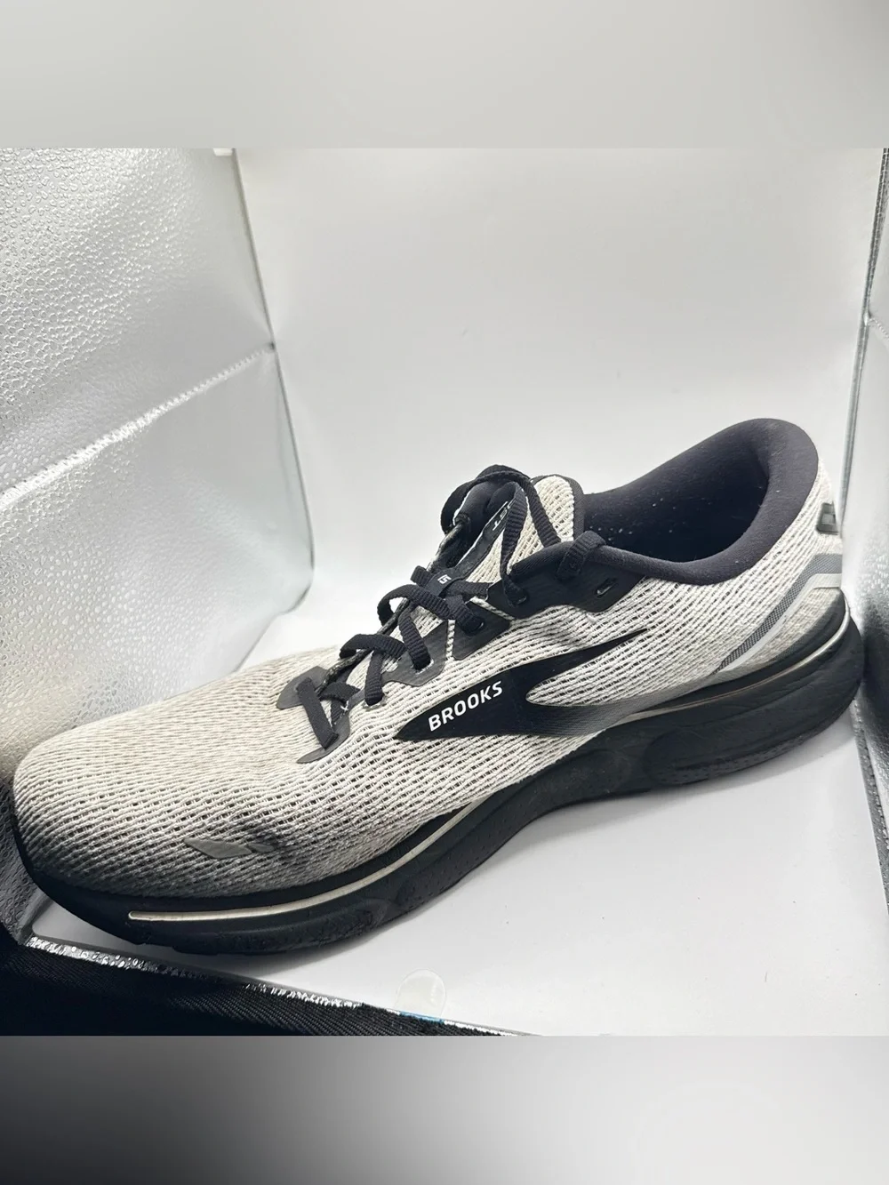 Brooks Ghost 15 Men's Running Shoes - White and Black